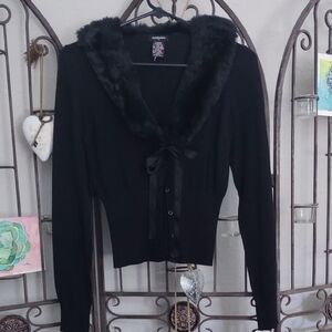 Light Weight Black Long sleeve Top with Faux Fur Collar